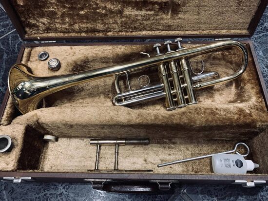 trompette Bach Stradivarius ut + rallonge sib